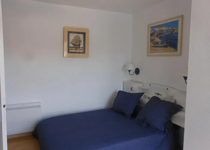 De Standing 200 M Nyaraló *